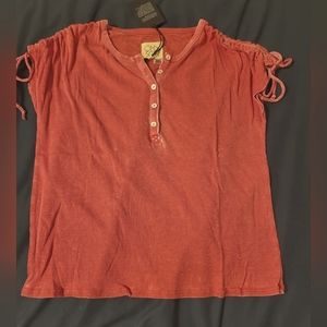 Chaser womans medium vneck button top with drawstring short sleeves